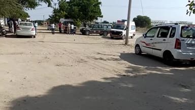 मेड़ता: अजमेर रोड पर बाइक व कार के बीच हुई टक्कर में दो युवक हुए घायल