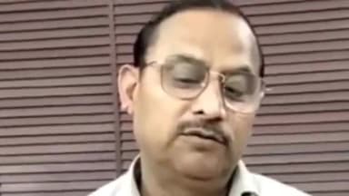 धनौरा: डीएम के निरीक्षण करने पर कमीलपुर पीएचसी में शराब के नशे में मिले प्रभारी, धनौरा सीएचसी में नहीं मिले डॉक्टर- ADM