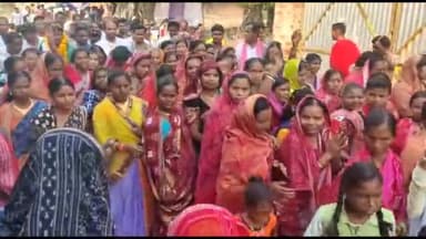 ବରପାଲି: ଧଉରାଖନ୍ଦା ଗ୍ରାମରେ ଅନୁଷ୍ଠିତ ନାମଯଜ୍ଞରେ ଯୋଗଦେଲେ ଭଟଲି ବିଧାୟକ ସୁଶାନ୍ତ ସିଂ