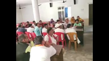 बेतिया: मझौलिया प्रखंड कार्यालय के सभागार में जीपीडीपी की बैठक हुई संपन्न