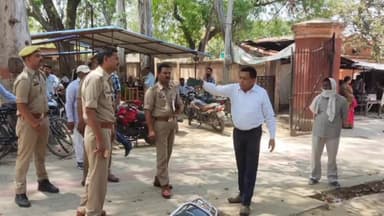 डलमऊ: डलमऊ एसडीएम आसाराम वर्मा एवं सीओ राम किशोर सिंह ने तहसील परिसर का लिया जायजा,नामांकन पत्र के लिए बनाए गए दो काउंटर