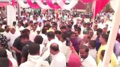 खुरई: नगरीय विकास एवं आवास मंत्री भूपेंद्र सिंह ने डोहेला किले के पास ₹3 करोड़ की लागत से निर्मित हाट बाजार का किया लोकार्पण