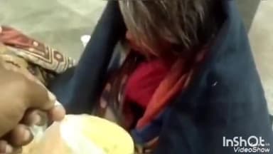 सिवनी: आसरा की रसोई के माध्यम से पन्ना डीएसपी आर एम दुबे के सौजन्य से सिवनी शहर में जरूरतमंदों को कराया गया भोजन उपलब्ध