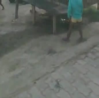 महसी: बहोरवा गांव में परचून की दुकान में अज्ञात कारणों से लगी आग हजारों का सामान जलकर हुआ राख।