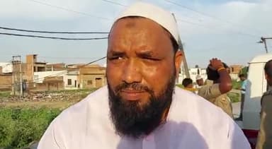 साहूकारा लाइनपार विवादित जमीन का न्यायालय में मामला विचाराधीन,बिना सूचना पैमाइश करने पहुंचे लेखपाल भेदभाव का लगा आरोप