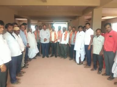 ಮುಂಡರಗಿ: ಡೋಣಿ ಗ್ರಾಮದಲ್ಲಿ ಹಲವರು ಕಾಂಗ್ರೆಸ್ ತೊರೆದು ಬಿಜೆಪಿ ಸೇರ್ಪಡೆ