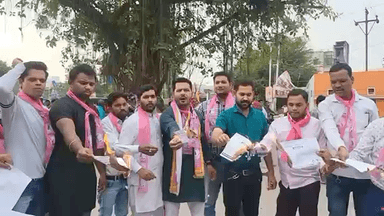 शराबबंदी पर कांग्रेस ने किया वादाखिलाफी जनघोषणापत्र की प्रतियां जला कर #jccj ने किया विरोध @amitjogi @PMOIndia