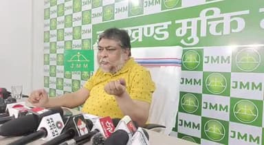कांके: झामुमो प्रदेश कार्यालय में झामुमो के प्रवक्ता सुप्रियो भट्टाचार्य ने विभिन्न मुद्दों को लेकर बीजेपी पर साधा निशाना