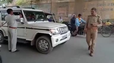 जौनपुर: जोगियापुर में यातायात पुलिस द्वारा चलाया गया चार पहिया चेकिंग अभियान, मौके पर 5 वाहनों का किया गया चालान