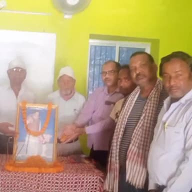 सोनपुर: भरपुरा पंचायत भवन परिसर में 40 वर्षों तक मुखिया रहे वीरेंद्र प्रसाद वर्मा की मनाई गई 5 वीं पुण्यतिथि