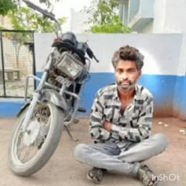 રાજકોટ પૂર્વ: સ્‍વામીનારાયણ ચોક પાસેથી ચોરાઉ બાઇક સાથે એક ઈસમ પકડાયો