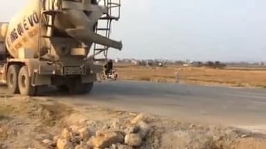 शाहपुरा: राजावास में व्यापारियों ने अपने स्तर से खर्च जुटाकर भरवाए सर्विस रोड के गड्ढे