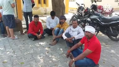 मैनपुरी: किशनी क्षेत्र में अनियंत्रित होकर ई-रिक्शा पलटने से ई-रिक्शा सवार वृद्ध की हुई मौत, 2 लोग हुए गंभीर घायल