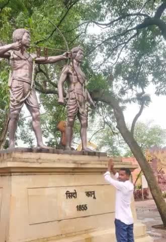 हूल विद्रोह के महानायक सिद्ध-कान्हू की जयंती पर नमन🙏🙏🙏
#सिद्ध_कान्हू  #हूल_विद्रोह #freedomfighters