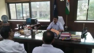 कांके: अजीम प्रेमजी विश्वविद्यालय व स्कूल स्थापना के भूमि हस्तांतरण की समस्याओं के निराकरण हेतु उपायुक्त कार्यालय में हुई बैठक