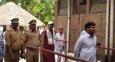 मोहम्मदी: मोहम्मदी में निकाय चुनाव को लेकर नामांकन की प्रक्रिया हुई शुरू, एसडीएम ने किया निरीक्षण