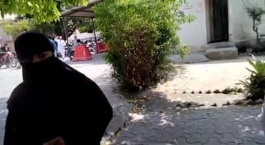 बुलंदशहर: अहमदगढ़ से SSP कार्यालय पहुंचकर महिला ने पड़ोसी युवक पर लगाया उसके और उसके पुत्र के साथ गाली-गलौज व मारपीट करने का आरोप