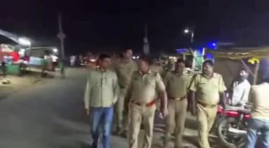 महसी: खैरीघाट थाने की पुलिस ने विभिन्न चौक चौराहों सहित कस्बों में किया रूट मार्च, अपराध पर अंकुश लगाने की बनाई रणनीति