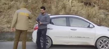 खुंडियां: खुंडिया अंबाडा मार्ग पर पुलिस ने यातायात नियमों की अवहेलना पर वसूला ₹4000 रुपये जुर्माना