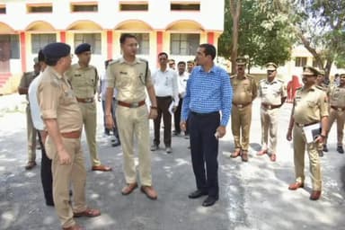 बुलंदशहर: सदर तहसील पहुंचकर डीएम व एसएसपी ने निकाय चुनाव को लेकर की जा रही नामांकन की तैयारी का लिया जायजा