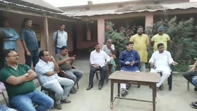 आज मेरे आवास पे राजद के कोसी क्षेत्र के सहरसा ,सुपौल , मधेपुरा तिनो जिला  के विधान परिषद सदस्य MLC डॉक्टर अजय कुमार सिंह आए हमारे परिवार में सभी से मिले और आगे की रणनीति पे विभिन्न मुद्दे पे चर्चा हुई  !