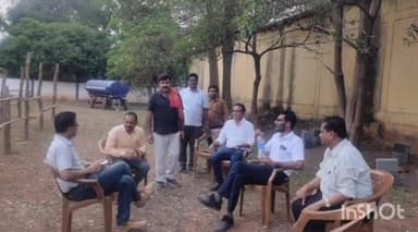 बस्तर: खेल मैदान में मुख्यमंत्री के कार्यक्रम में शामिल होने वाले ग्रामीणों की भोजन व्यवस्था का एसडीएम व सीईओ ने लिया जायजा