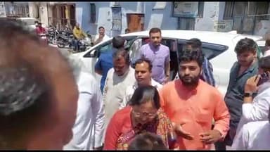 झांसी: मंत्री बेबी रानी मौर्य पहुंची झांसी भाजपा कार्यालय नगर निकाय चुनाव को लेकर कार्यकर्ताओं में भरा जोश