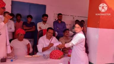 बसेड़ी: बढ़रिया की महिला स्वास्थ्य कर्मी ने उप स्वास्थ्य केंद्र की चारदीवारी व हैंडपंप को लेकर विधायक को दिया ज्ञापन