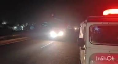 फारबिसगंज: रामपुर फोरलेन NH-57 पर मवेशी ले जा रहे ट्रक को पुलिस ने पकड़ा, चलते ट्रक से चालक के कूदने पर डिवाइडर पर चढ़ा ट्रक