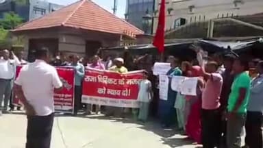 हरिद्वार: जलियांवाला बाग हत्याकांड के शहीदों को याद करते हुए सिडकुल हरिद्वार में राजा बिस्किट कंपनी के गेट पर किया शहीदों को नमन