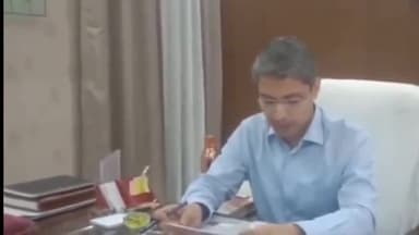 शामली: 17 अप्रैल तक समस्त सार्वजनिक अवकाश में भी सामान्य दिनों की तरह खुलेगी इलाहाबाद बैंक की शाखा, DM ने जारी किए आदेश