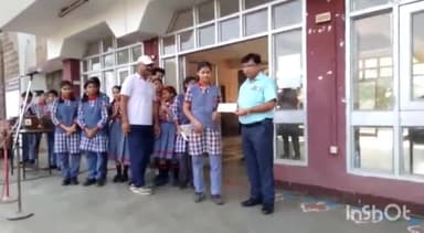 गुना नगर: केंद्रीय विद्यालय गुना की छात्रा का SGFI मे सिलेक्शन होने पर प्राचार्य ने दी शुभकामनाए ₹10000 की पुरस्कार राशि की प्रदान