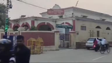 गाज़ीपुर: कोर्ट केलम्बितरिट याचिकाओं में प्रतिशपथपत्र नियत समय परदाखिल नहींकिया गया तोसम्बन्धित के खिलाफ कठोरकार्रवाई की जाएगी-DM