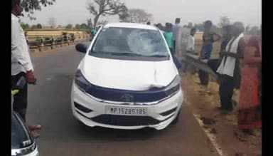 तेंदूखेड़ा: परीक्षा देकर लौट रही छात्रा को गुरैया नदी के पुल पर कार ने मारी टक्कर, छात्रा की हुई मौत