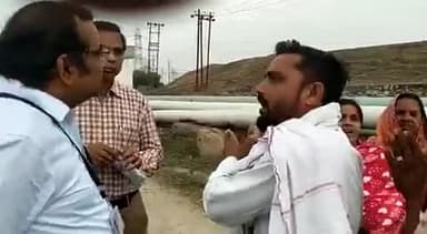 सिंगरौली बलियरी 
 महिलाओं का बड़ा डम्फर और डस्ट बिजली पानी को लेकर
#sunilshah