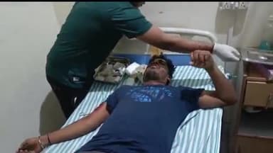 धनौरा: गजरौला रिलायंस पेट्रोल पंप के पास तेज रफ्तार कार डिवाइडर से टकराई, कार चालक की हालत गंभीर