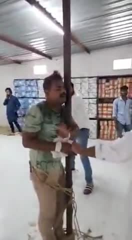 ट्रांसपोर्ट कंपनी के मैनेजर की गोदाम में बांधकर पीट-पीटकर की हत्या