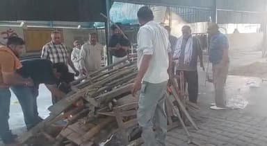 सोनीपत: सफियाबाद शिव कॉलोनी के पास ट्रेन से गिरे यात्री के शव को लेने नहीं आए परिजन, जीआरपी पुलिस ने करवाया अंतिम संस्कार