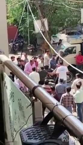 ग्वालियर गिर्द: कैलाश टॉकीज के पास किरायेदार से जबरन दुकान खाली कराने को लेकर मकान मालिक ने दिखाई दबंगई, मारपीट कर दुकान पर फेंका सामान