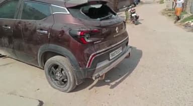 हरलाखी: उमगांव में हरलाखी उप-प्रमुख के घर पर अज्ञात अपराधियों ने किया हमला, घर के बाहर लगी गाड़ी हुई क्षतिग्रस्त