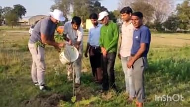 पलवल: डॉक्टर अम्बेडकर जयंती पर पलवल के खजूरका गांव में DC क्रिकेट एकेडमी के सदस्यों ने किया पौधारोपण