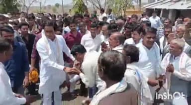 राघोगढ़: कांग्रेस मंडल रामनगर में राघौगढ विधायक जयवर्धन सिंह ने पोलिंग बूथ एजेंट एवं सेक्टर बूथ कमेटी के कार्यकर्ताओं की ली बैठक