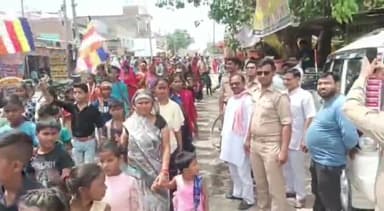 सवायजपुर: अंबेडकर जयंती पर हरपालपुर कस्बे में निकाली गई रैली