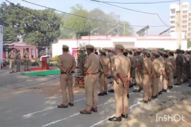 पुलिस अधीक्षक पीलीभीत  अतुल शर्मा  एवं अपर पुलिस अधीक्षक  अनिल कुमार यादव  द्वारा *बाबा साहब भारत रत्न डॉक्टर भीमराव अंब