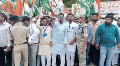 कल जगदलपुर एयरपोर्ट में प्रदेश अध्यक्ष आकाश शर्मा जी के निर्देश पर युवा कांग्रेस कोण्डागाँव के सैकड़ों कार्यकर्ताओं के साथ कांग्रेस कमेटी के राष्ट्रीय महासचिव प्रिय नेत्री श्रीमति प्रियंका गांधी वाड्रा जी का स्वागत किया गया।