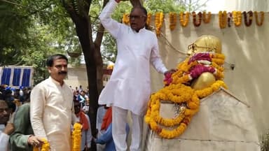 डॉ भीमराव आंबेडकर जयंती पर अंबेडकर भवन में  विधायक जी ने लगाए बाबा साहेब के नारे