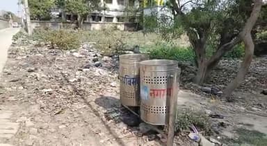 फारबिसगंज: फारबिसगंज शहर मैं नाले की साफ-सफाई नहीं होने के कारण नाले का गंदा पानी सड़कों पर बहने लगे