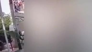 आलापुर: सरजू नगर के समीप अनियंत्रित बाइक की चपेट में आने से युवक गंभीर रूप से हुआ घायल, स्थानीय लोगों ने अस्पताल में भर्ती कराया