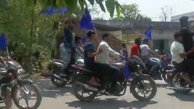 महुआ: सिंघाड़ा में भीम आर्मी के कार्यकर्ताओं ने डॉक्टर भीमराव अंबेडकर की जयंती पर बाइक रैली निकालकर किया भ्रमण