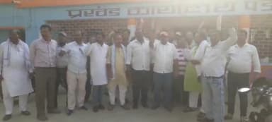 पंडौल: संयुक्त शिक्षक संघर्ष मोर्चा पंडौल इकाई ने प्रखंड कार्यालय पंडौल परिसर में एक दिवसीय धरना प्रदर्शन का किया आयोजन